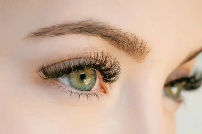 You Can Get Long Eyelashes With Lilash